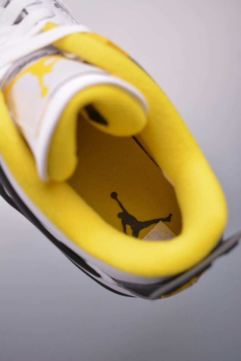 Air Jordan 4 Retro