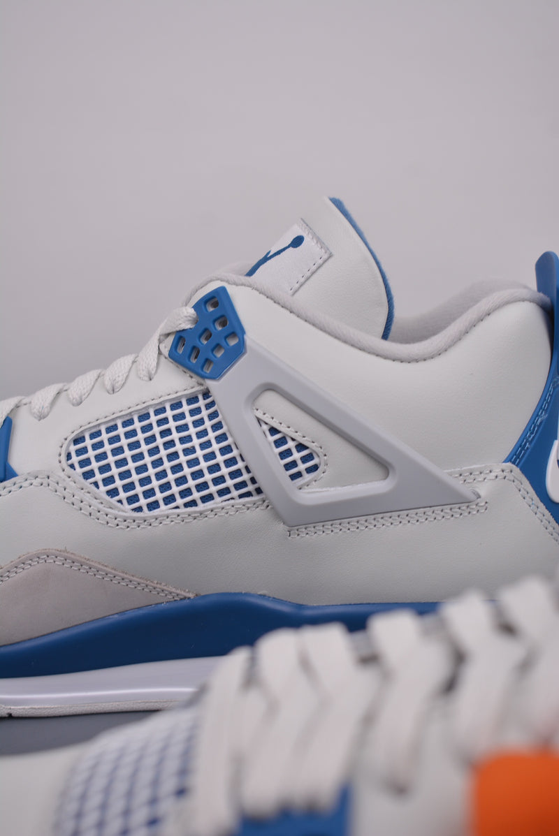 Air Jordan 4 Retro