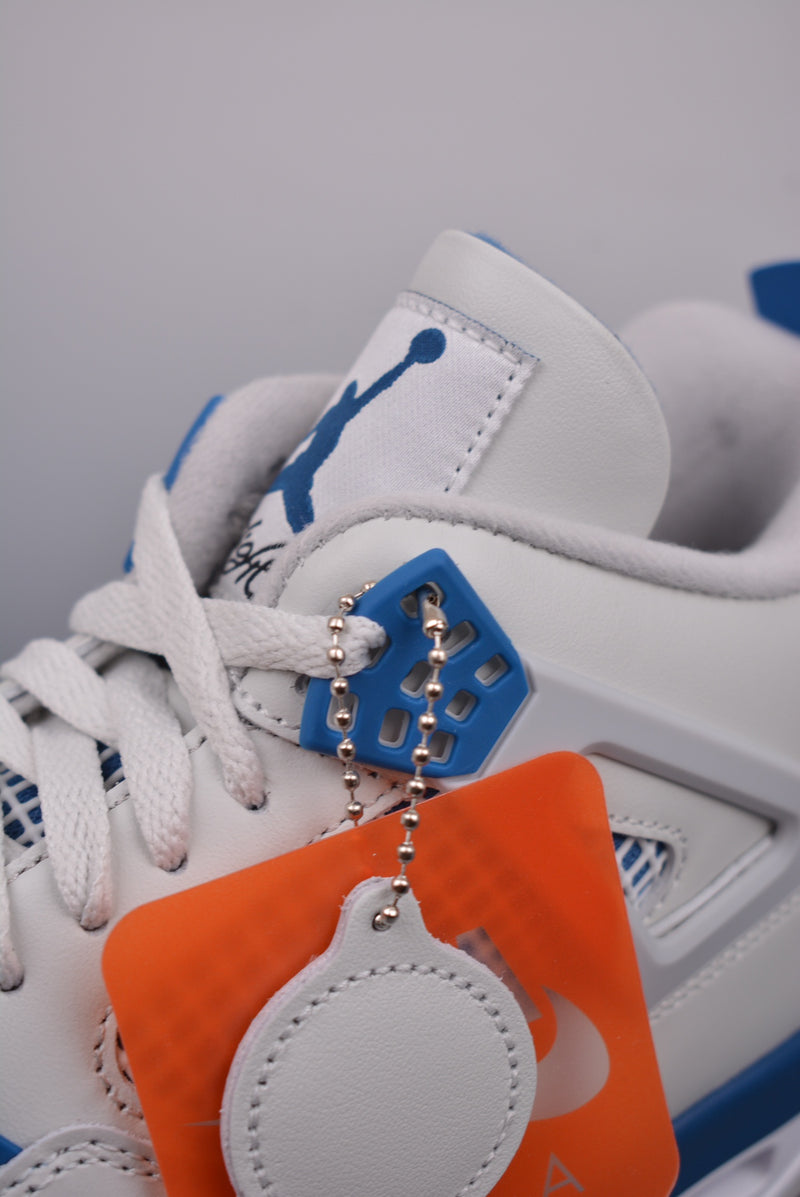 Air Jordan 4 Retro