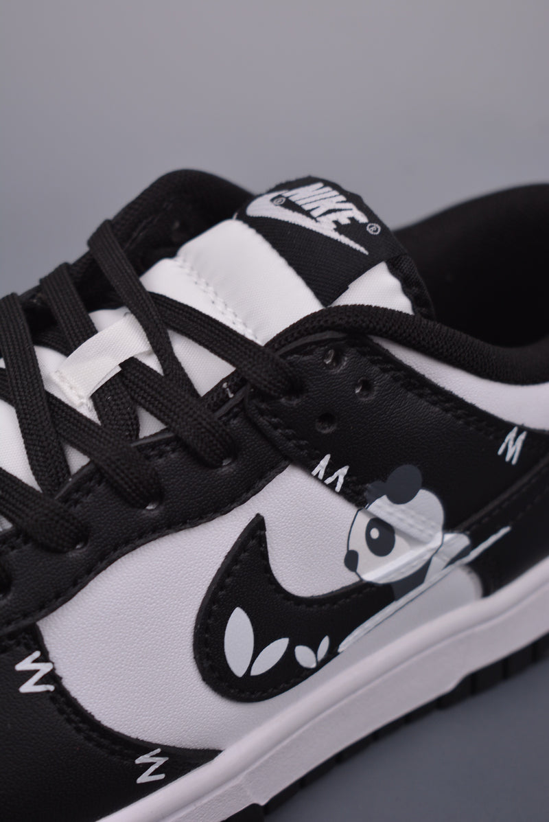 Nike Dunk Low Panda
