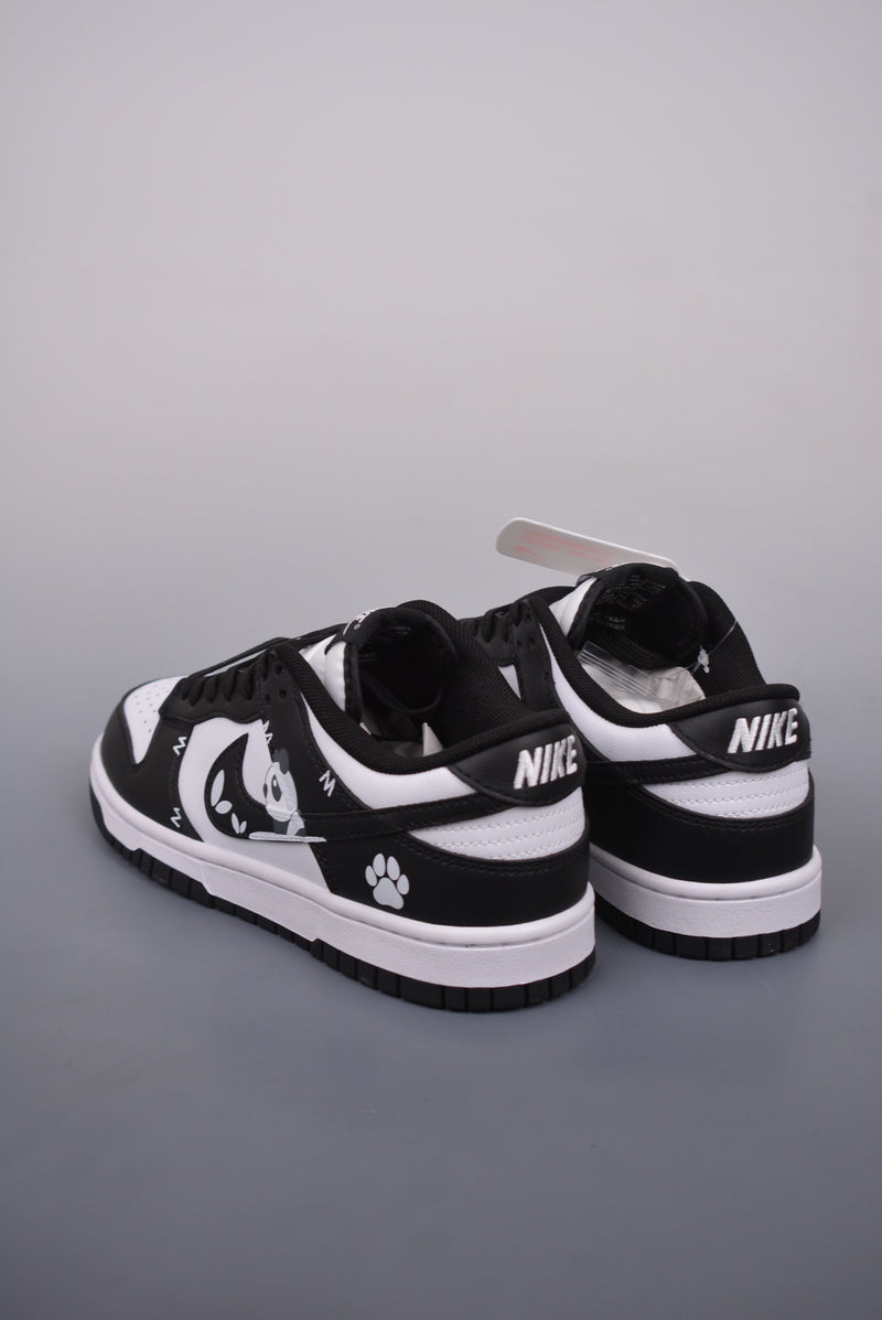 Nike Dunk Low Panda