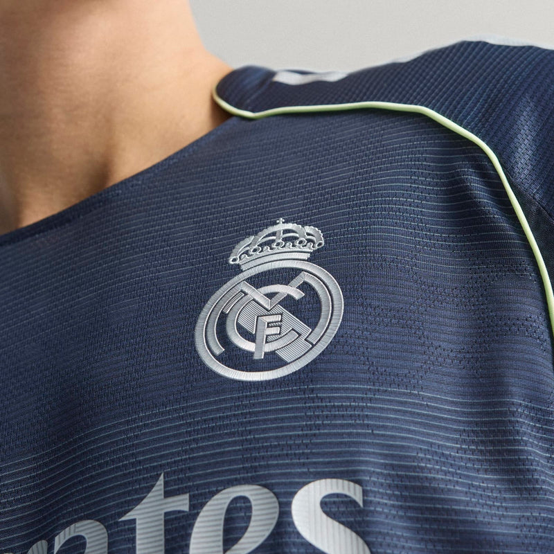 Camisola Real Madrid alternativa 2025/2026